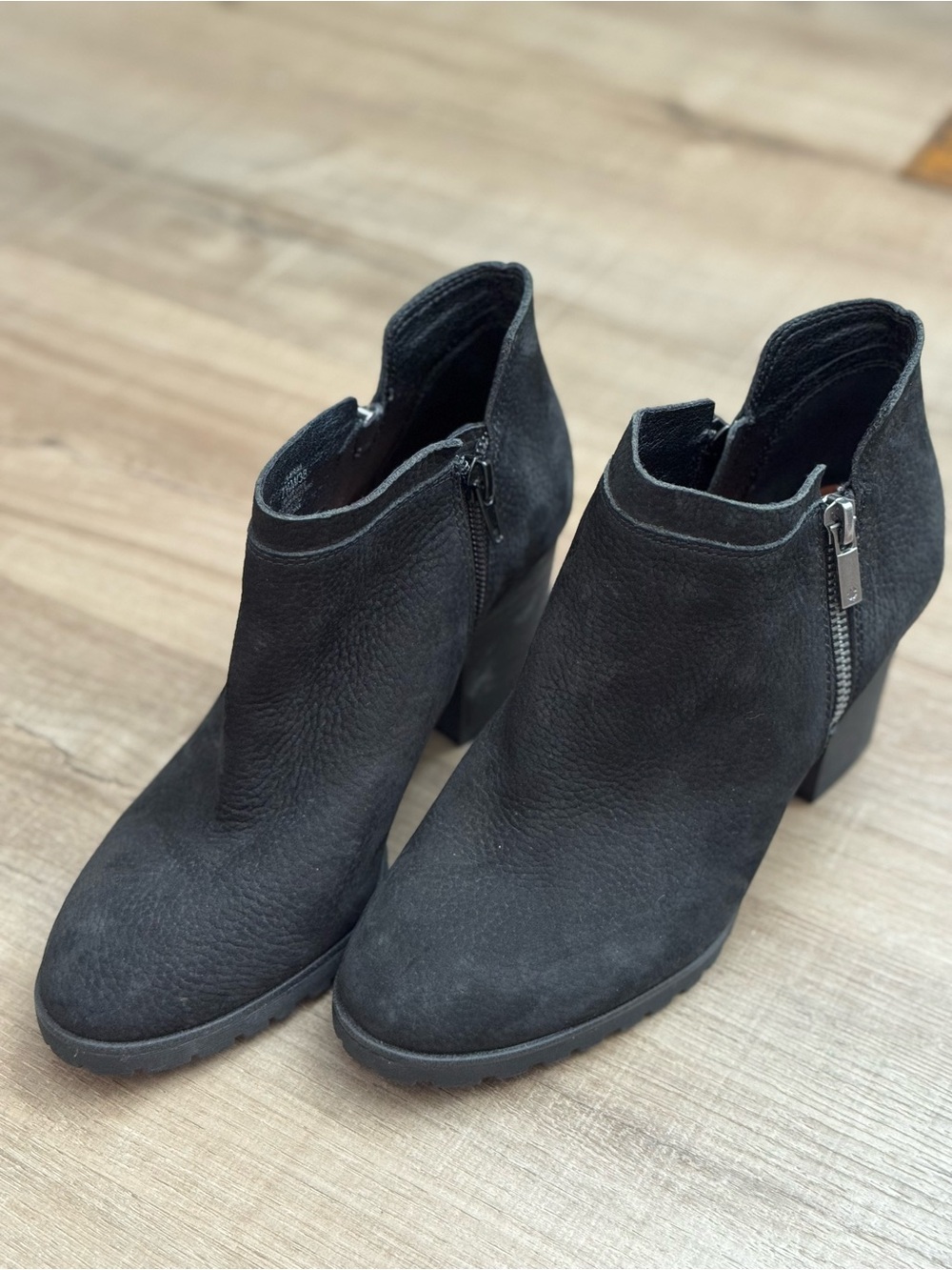Lucky Brand Black Leather Ankle Boots Women’s 7.5 EU 38 Side Zip Booties